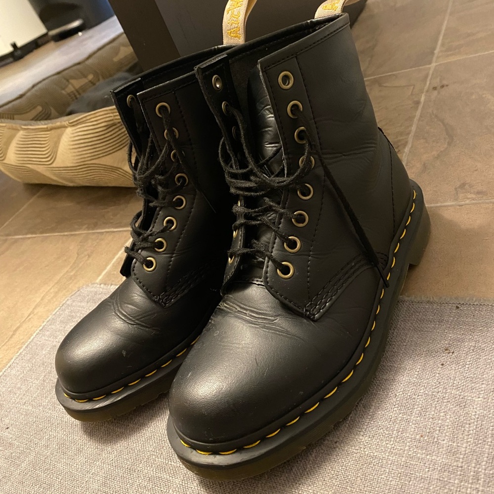 Doc Martens (Vegan) size 8W